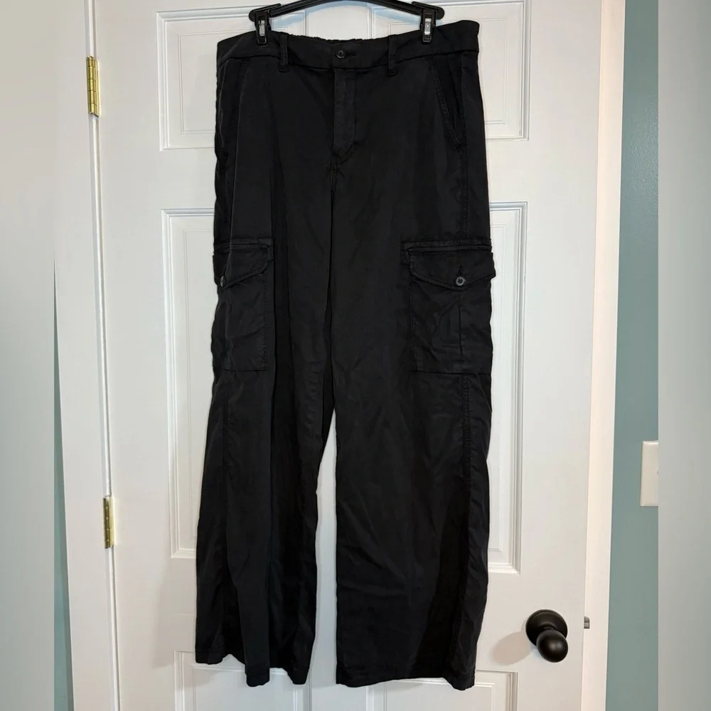 American Eagle Mid-Rise Baggy Wide Leg Jean